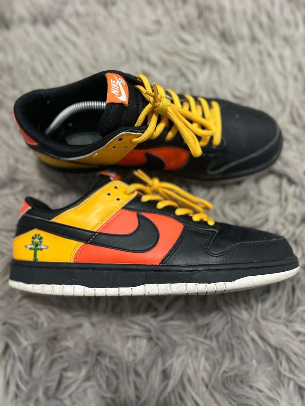 Nike SB Dunk Low “Raygun”